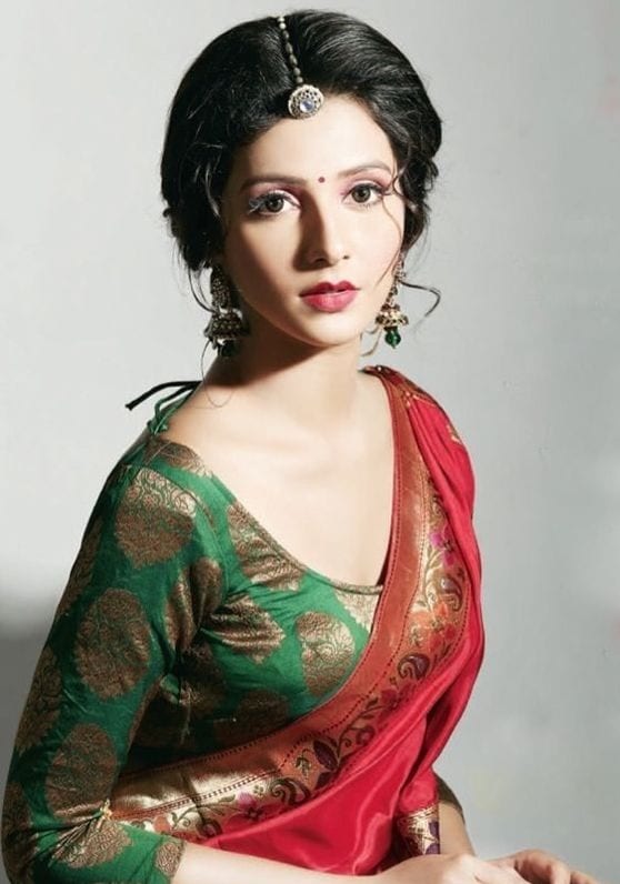 small red bindi - Theunstitchd Women's Fashion Blog