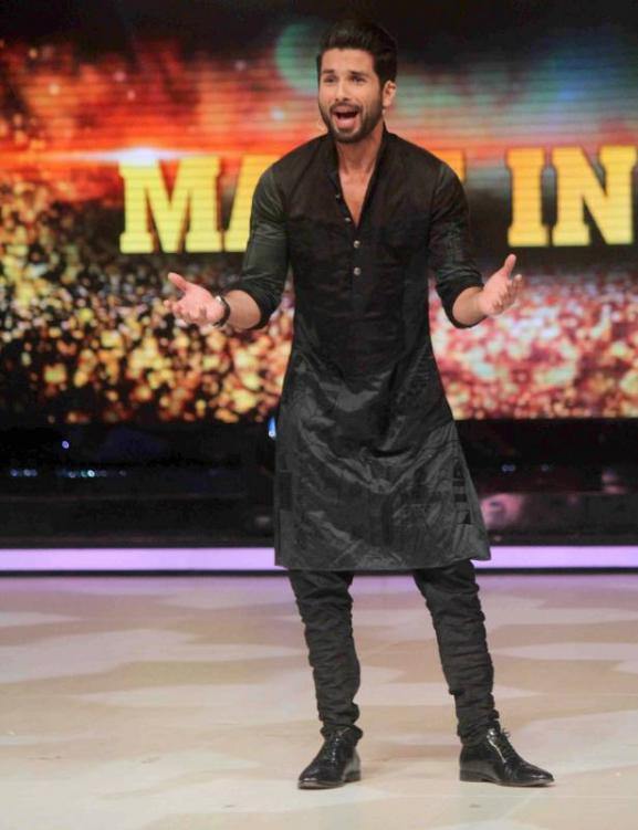 shahid kapoor in pathani Kurta