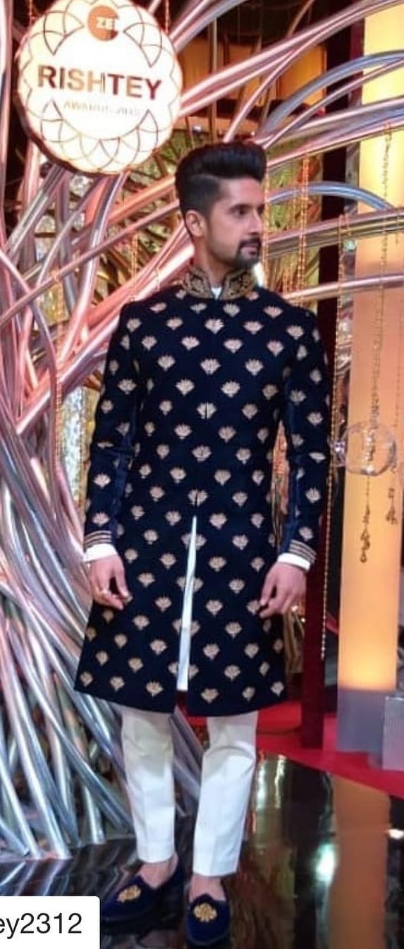 Stylish Sherwani Outfit Ideas For Men This Year