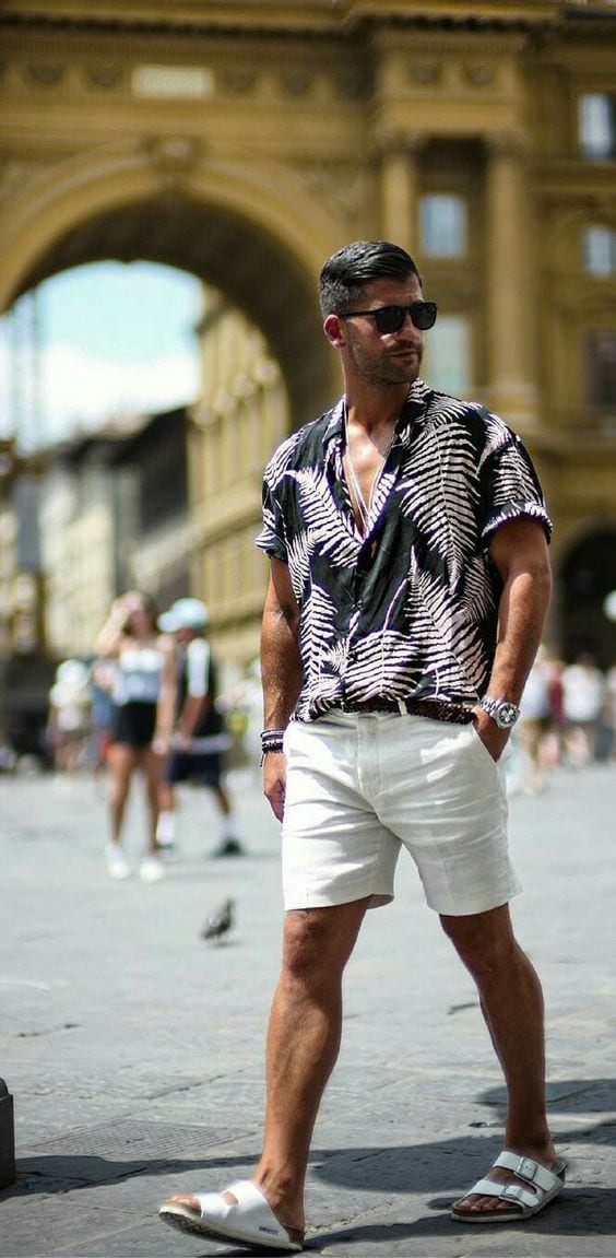 summer white shorts with flip flops