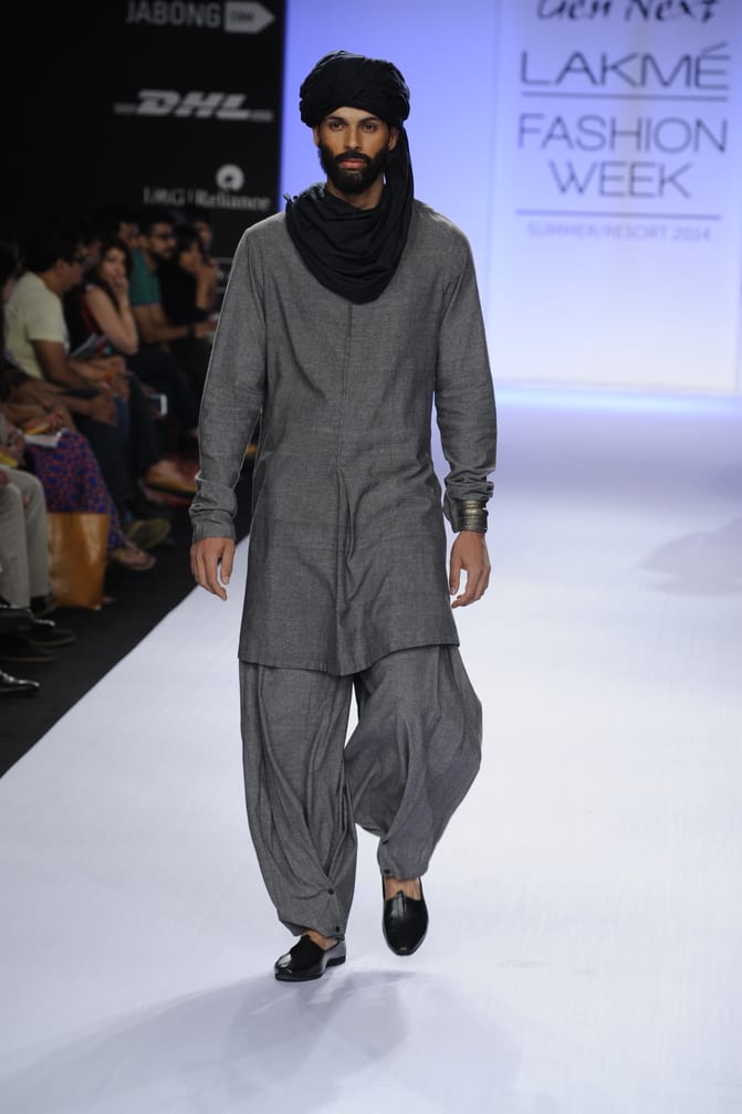 kurta with turban look