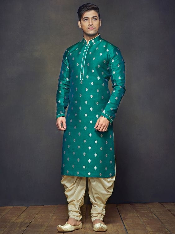 sherwani for mehndi