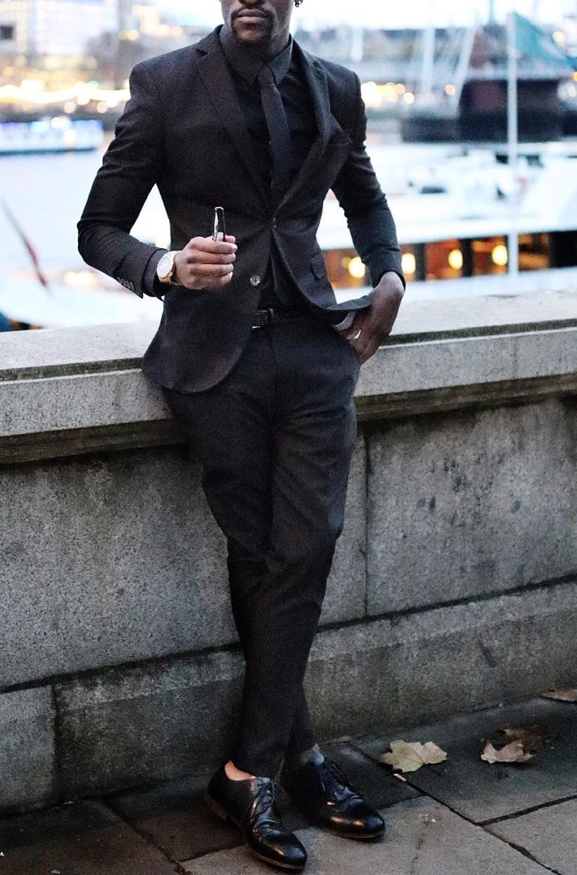 5 Outfit Colours Dark Skin Tone Men Should Avoid