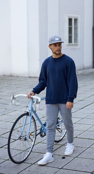 baseball cap minimal look