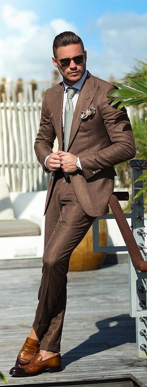 Off White Shirt And Brown Suit Combinations For Men