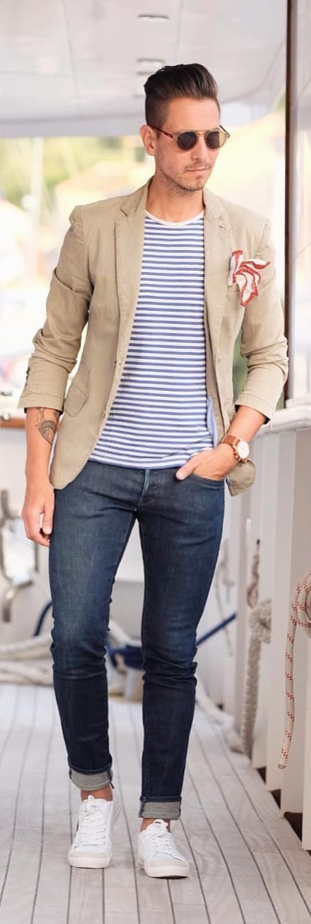 Striped T-shirt With Blazer Outfit Ideas For Men