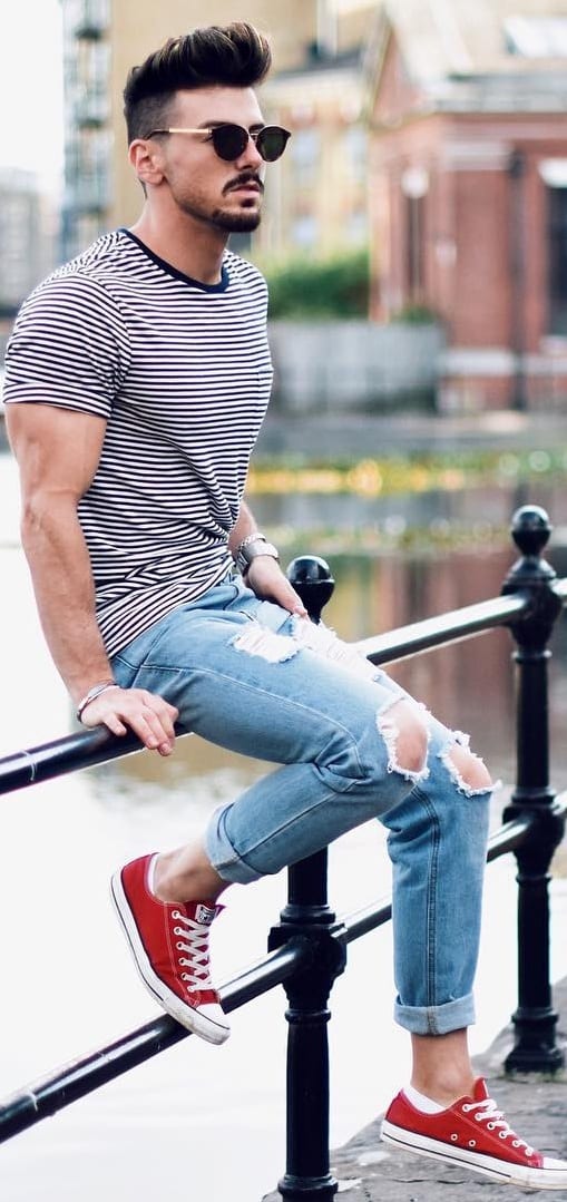 Striped T-shirt With Ripped Jeans Outfit Ideas For Men