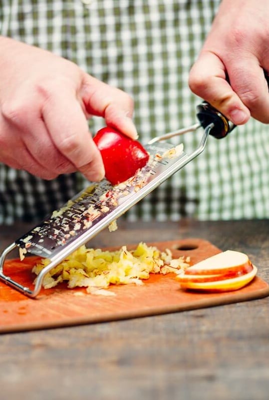 Grated Apples For Oily Skin