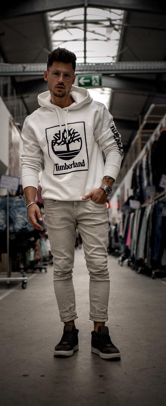 Amazing Street Style Outfit Ideas For Men To Try