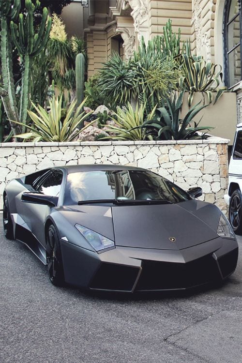 BLACK MATTE LAMBORGHINI REVENTON