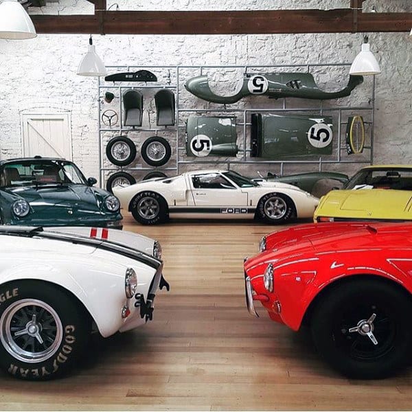 DREAM GARAGE FOR VINTAGE CARS