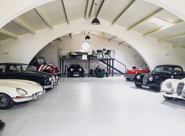 GARAGE FOR CLASSIC CARS