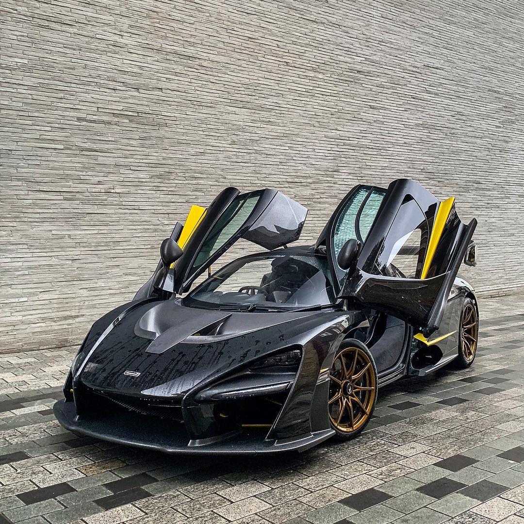 MCLAREN SENNA SUPERCAR