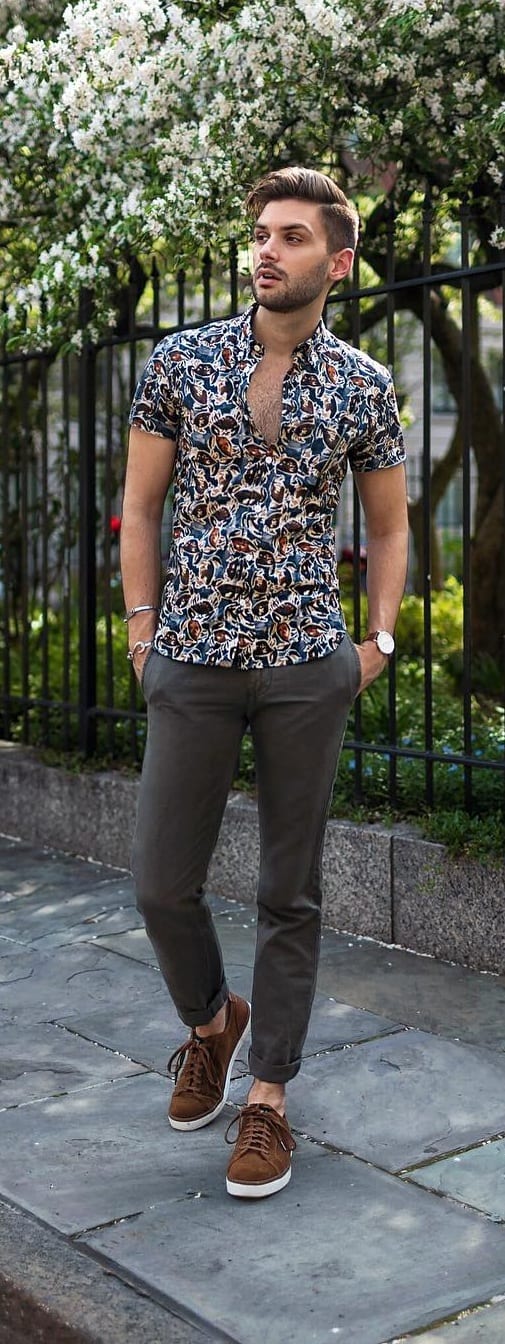 Simple Hawaiian Outfit Ideas For Men