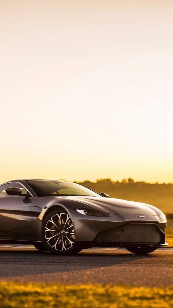 Aston Martin Vantage 2018 wallpaper