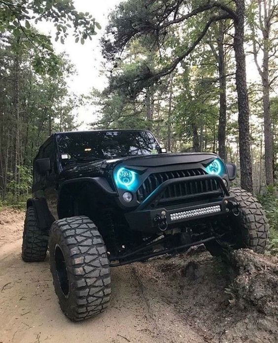 JEEP Astounding BLACK BEAST