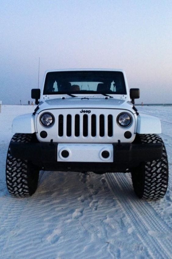 JEEP DESERT WHITE CAR