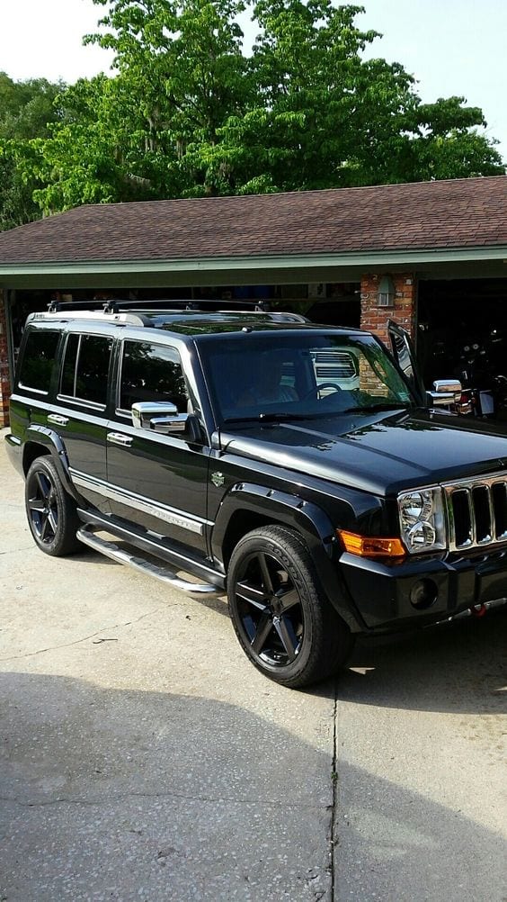 JEEP SRT 8 rims on 2010 commander CAR