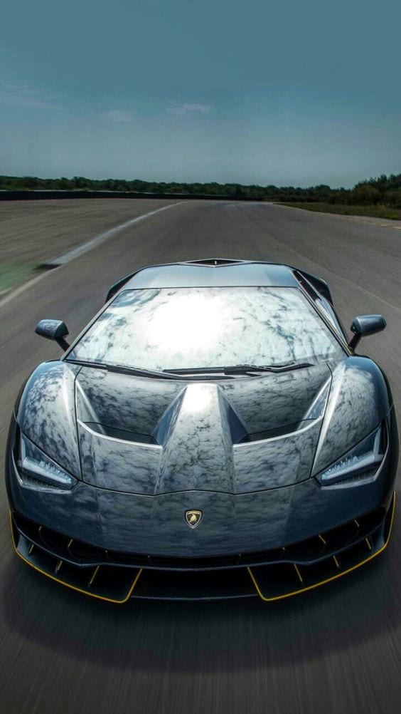 LAMBORGHINI CHROME ON STREET RACE