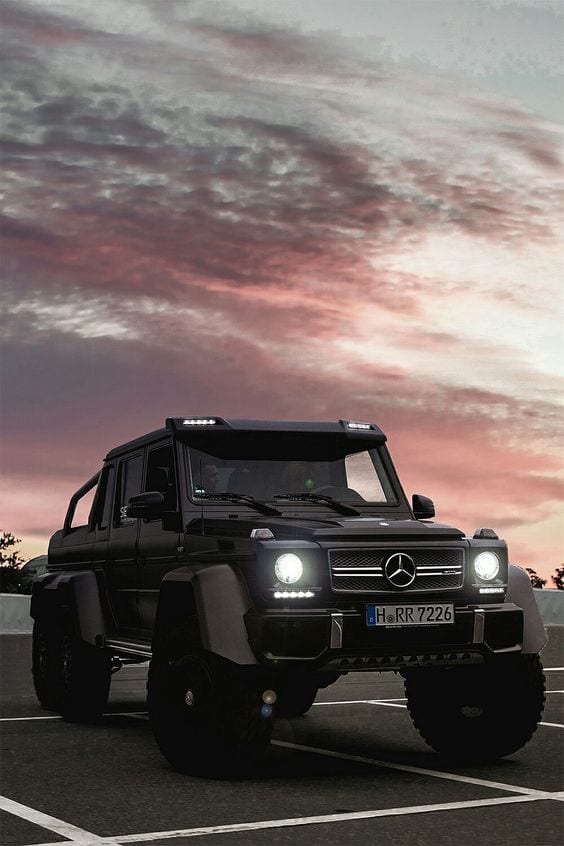 MERCEDES GWAGON LUXURY CAR