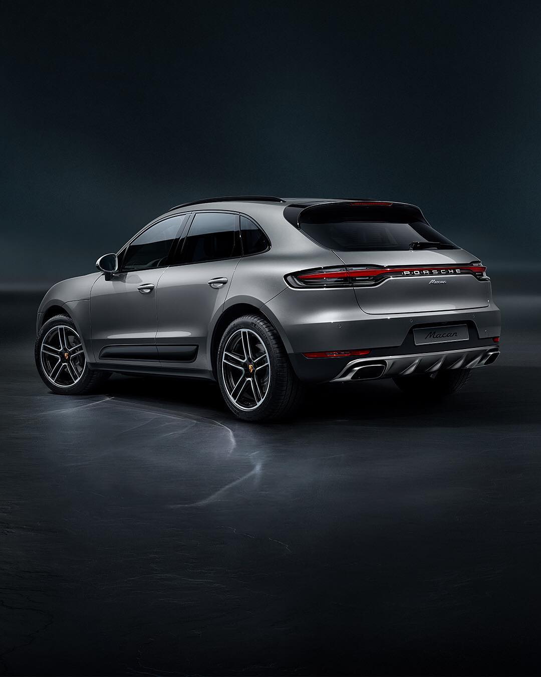 PORSCHE MACAN GREY