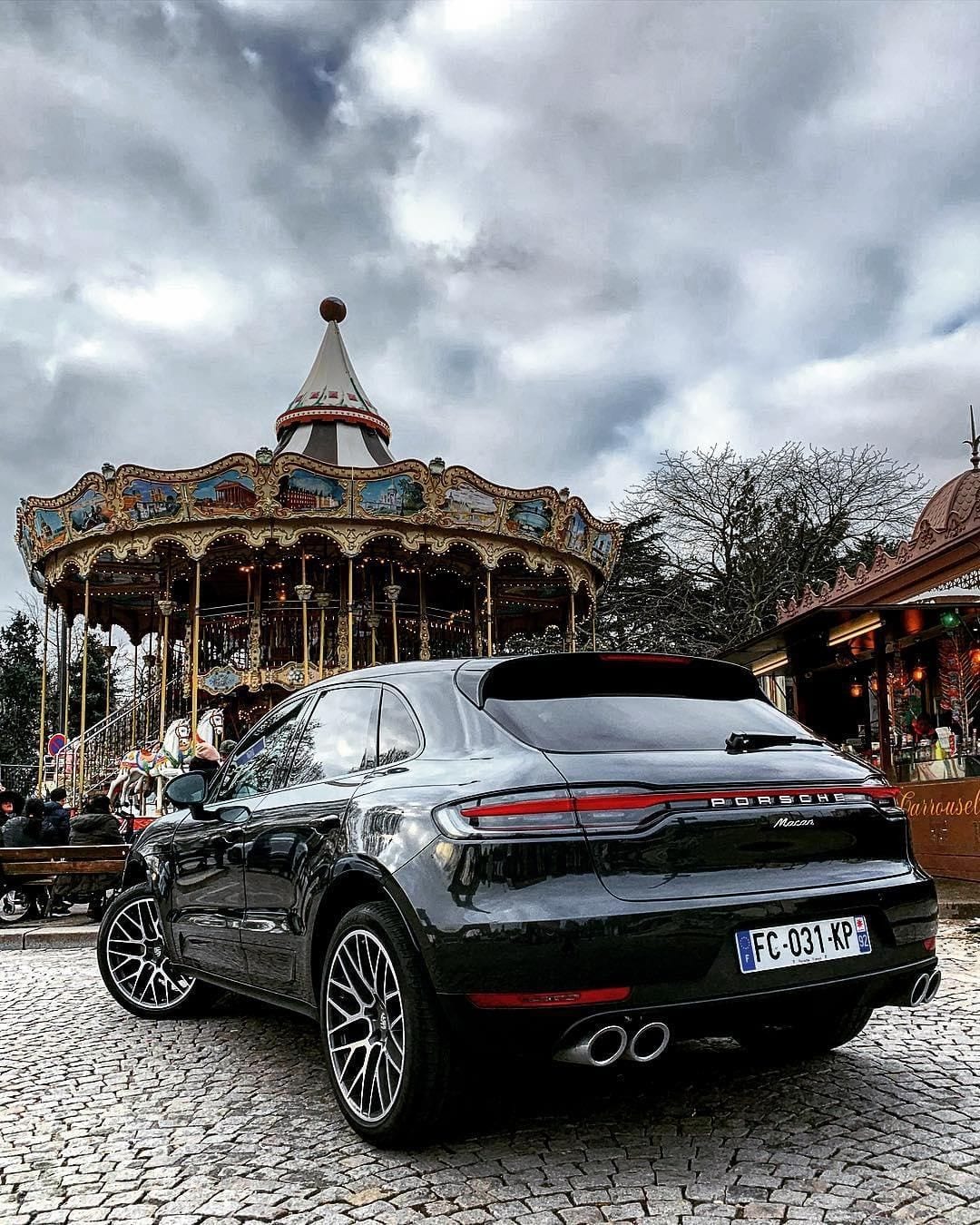 PORSCHE MACAN SUV CAR