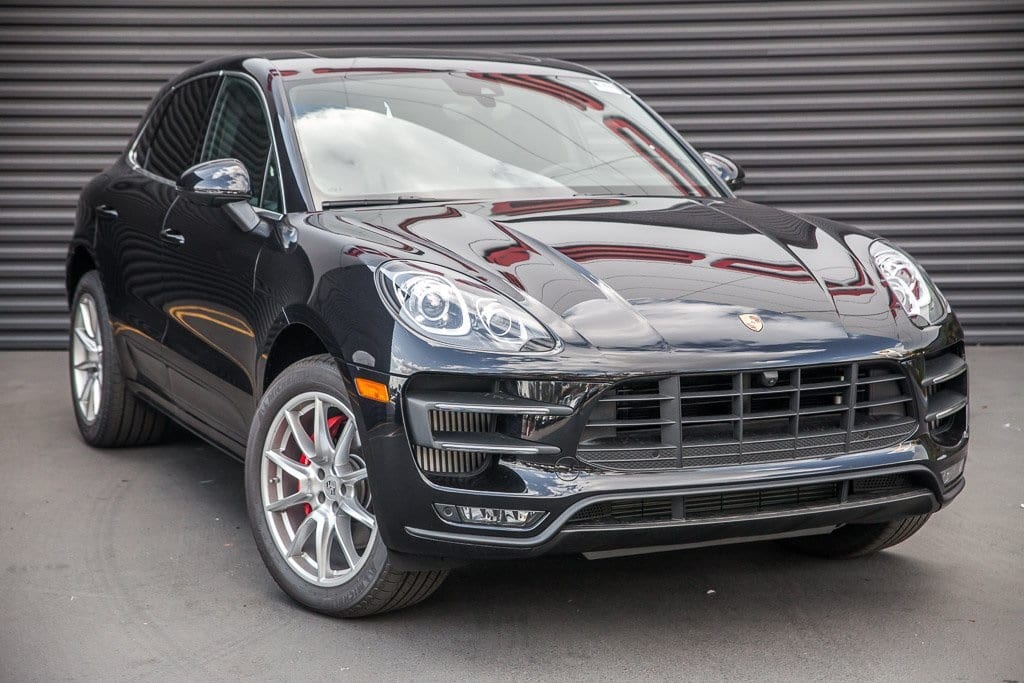 PORSCHE MACAN TOURBO