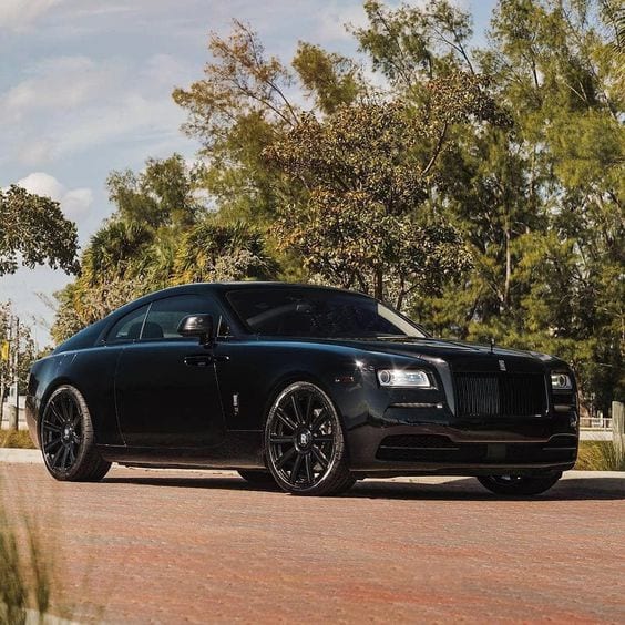 Rolls-Royce Wraith all black