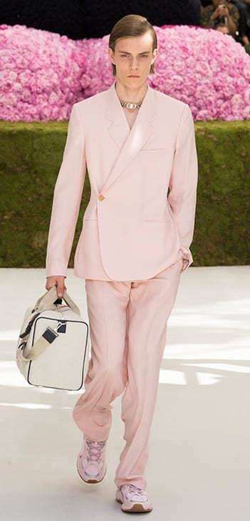 Full Pink suit,white bag,pink shoes