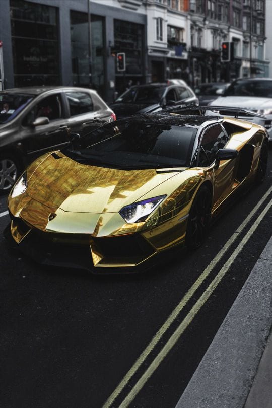 LAMBORGHINI GOLD ON STREETS