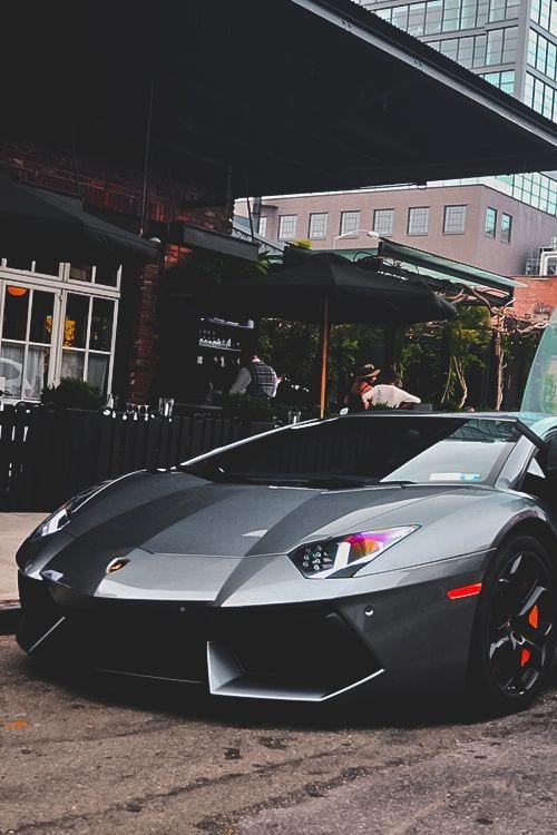 LAMBORGHINI GREY ON THE STREETS