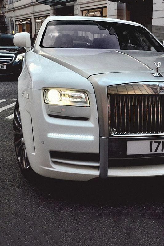 ROLLS ROYCE WHITE CITY LUXURY