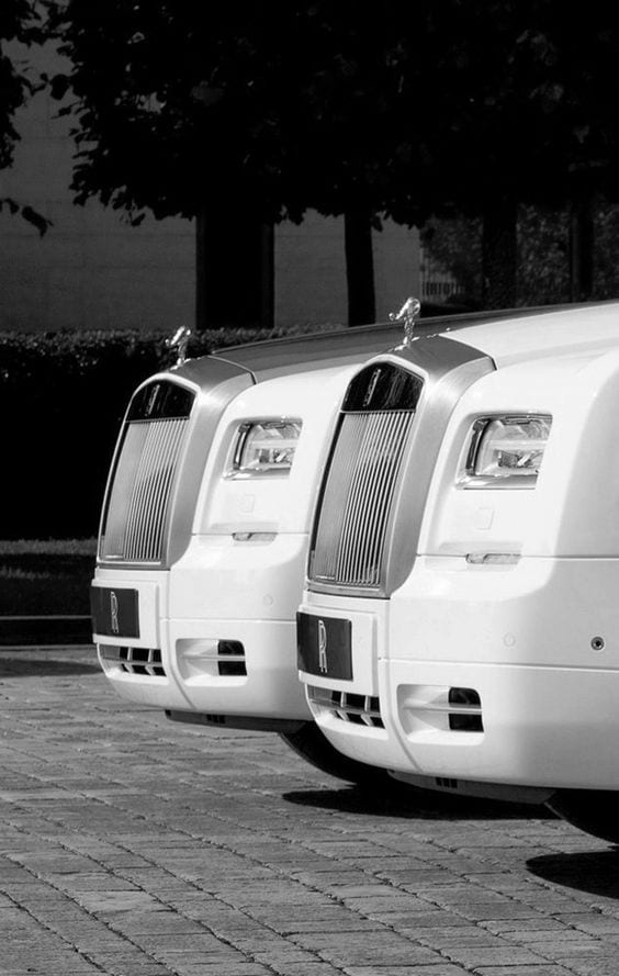 Rolls Royce Ghost - gorgeous grill WHITE