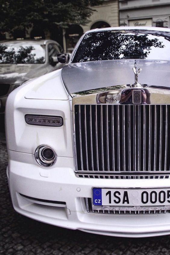 Rolls Royce Phantom WHITE ROYAL