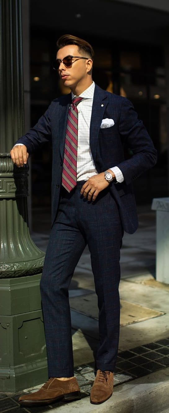 Dark Blue Suit, white shirt and tie outfit ideas for men