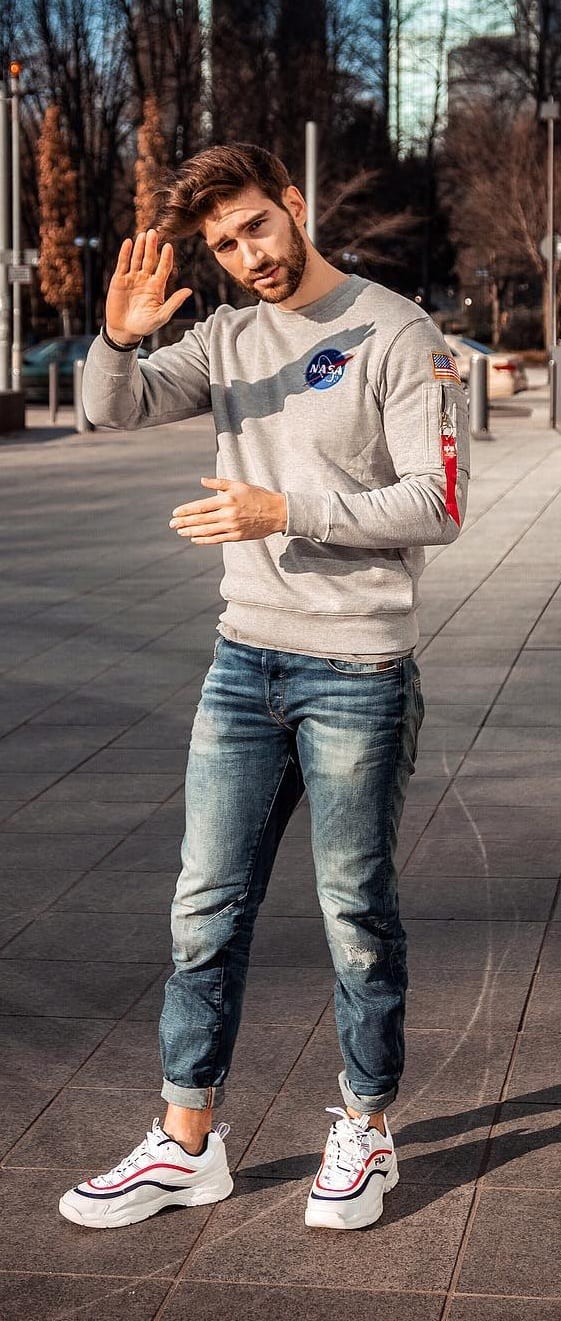 Lose Fitted Blue Denim Jeans and Grey Sweatshirt Outfit for Men