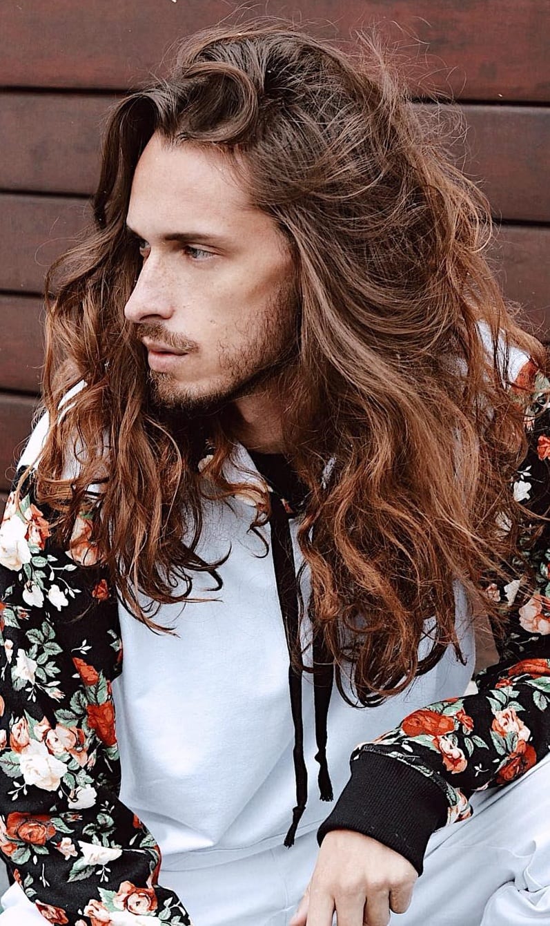 Long Wavy Hair for Men to definitely try