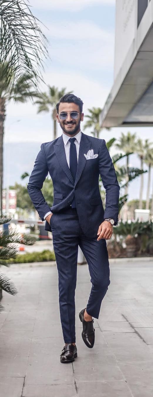 Stripped-Suit-Outfit-Ideas-For-Men