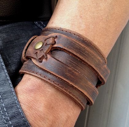 Antique-Brown-Leather-Cuff-Bracelet-can-also-go-for-Street-Styling-1
