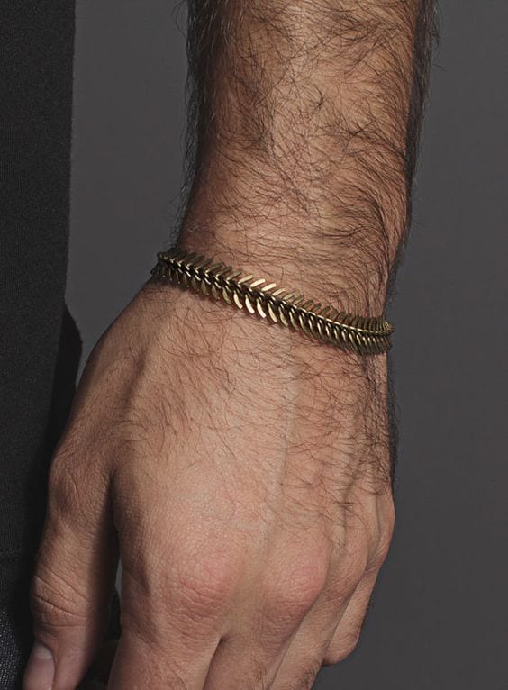 How-Cool-is-this-Spine-Chain-Bracelet-to-style-1