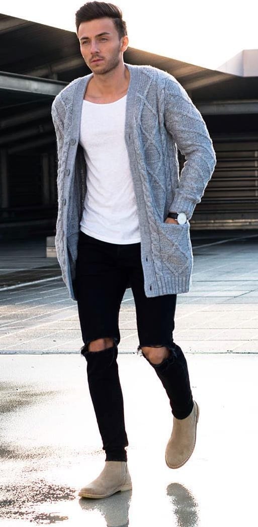 Light-grey-knitted-cardigan-with-black-ripped-jeans