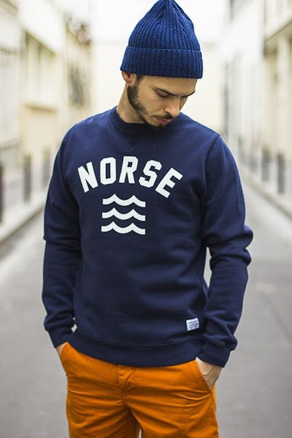 Orange-chino-Dark-Blue-Sweater-beanie-Outfit-1