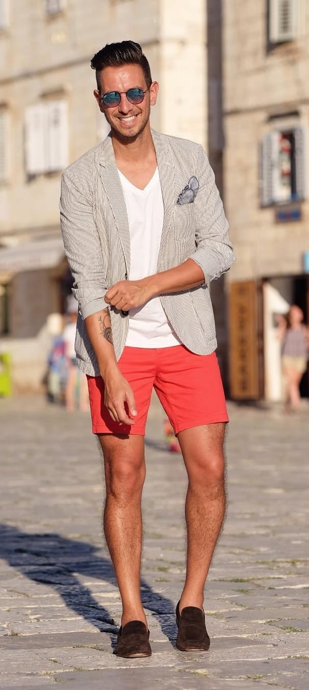 Red-shorts-White-Tee-and-Blazer