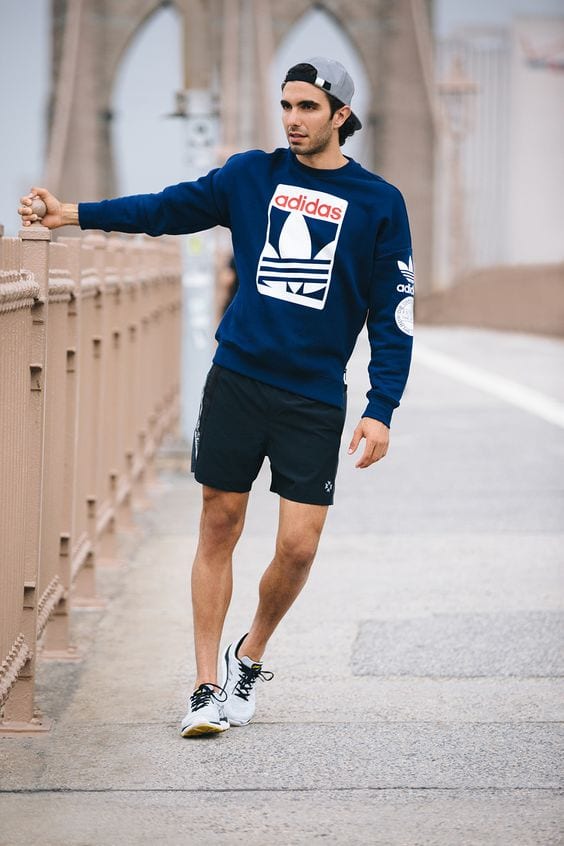 Sweatshirt-paired-with-shorts-for-a-early-morning-run-1