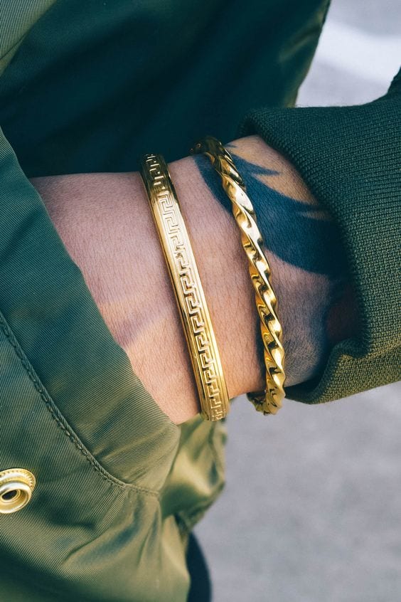 golden-bracelet-for-men-to-wear