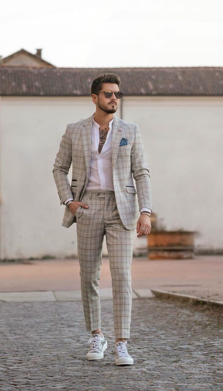 Sneakers- 10 Things to avoid wearing to an interview