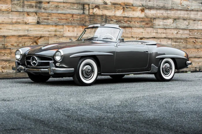 Super Cool Mercedes Benz SL- Vintage Car