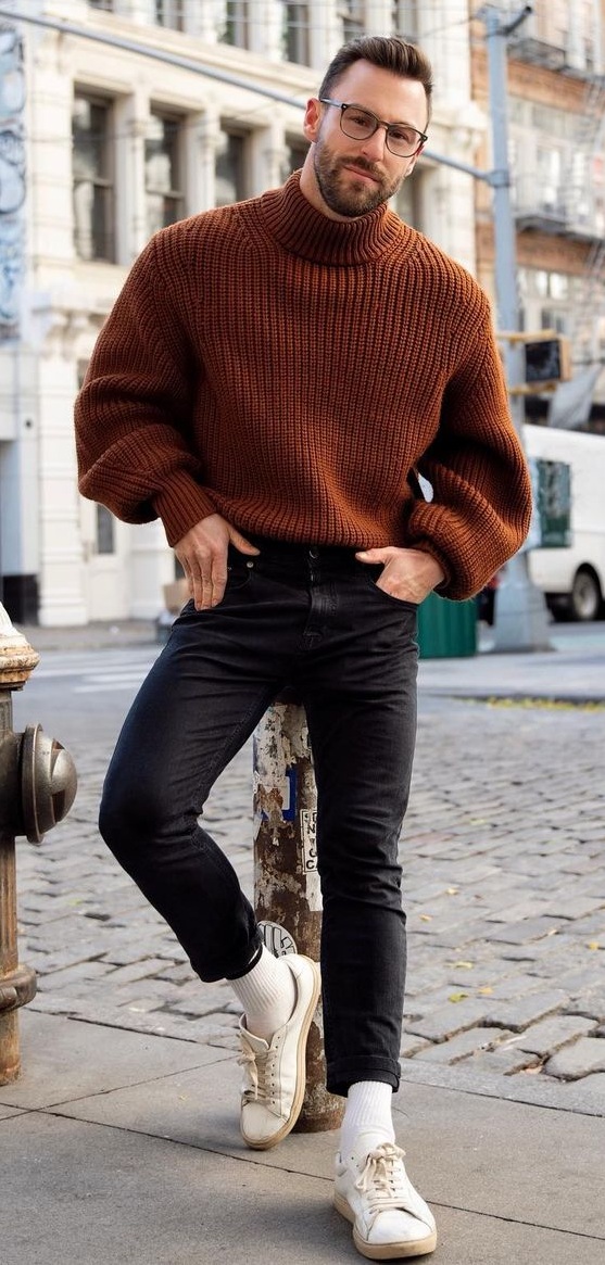 Brown Pull Over Sweater Outfit With Black Denim Jeans
