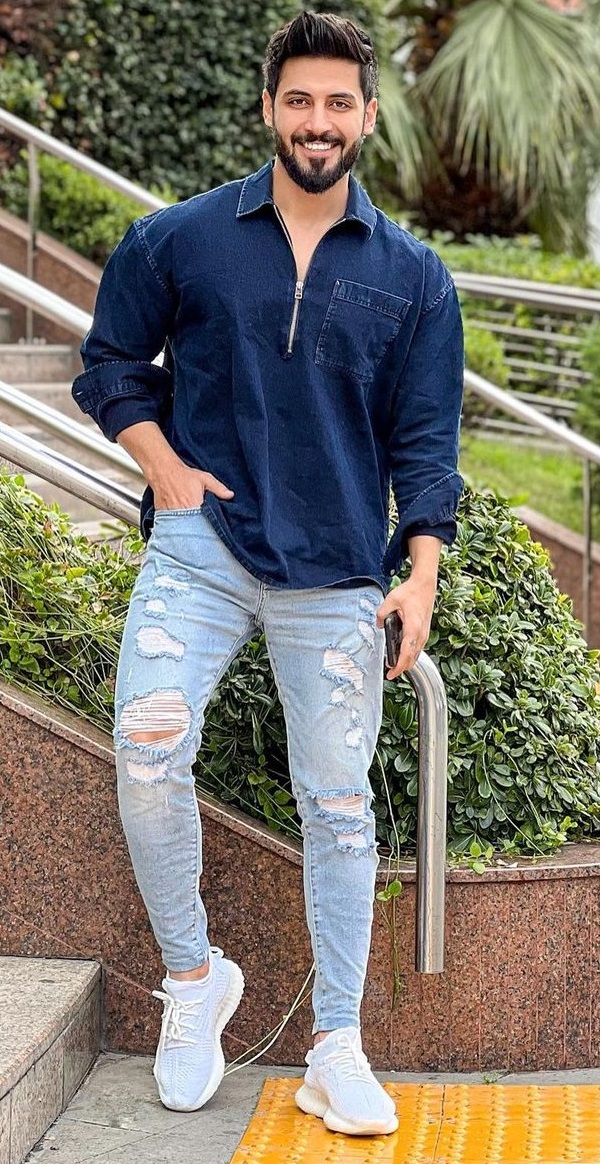 denim shredded jeans with blue tshirt