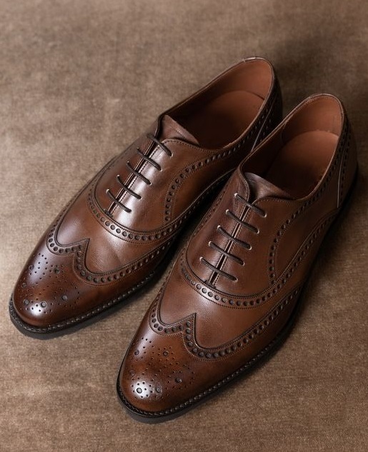 brown brogues in leather shoes